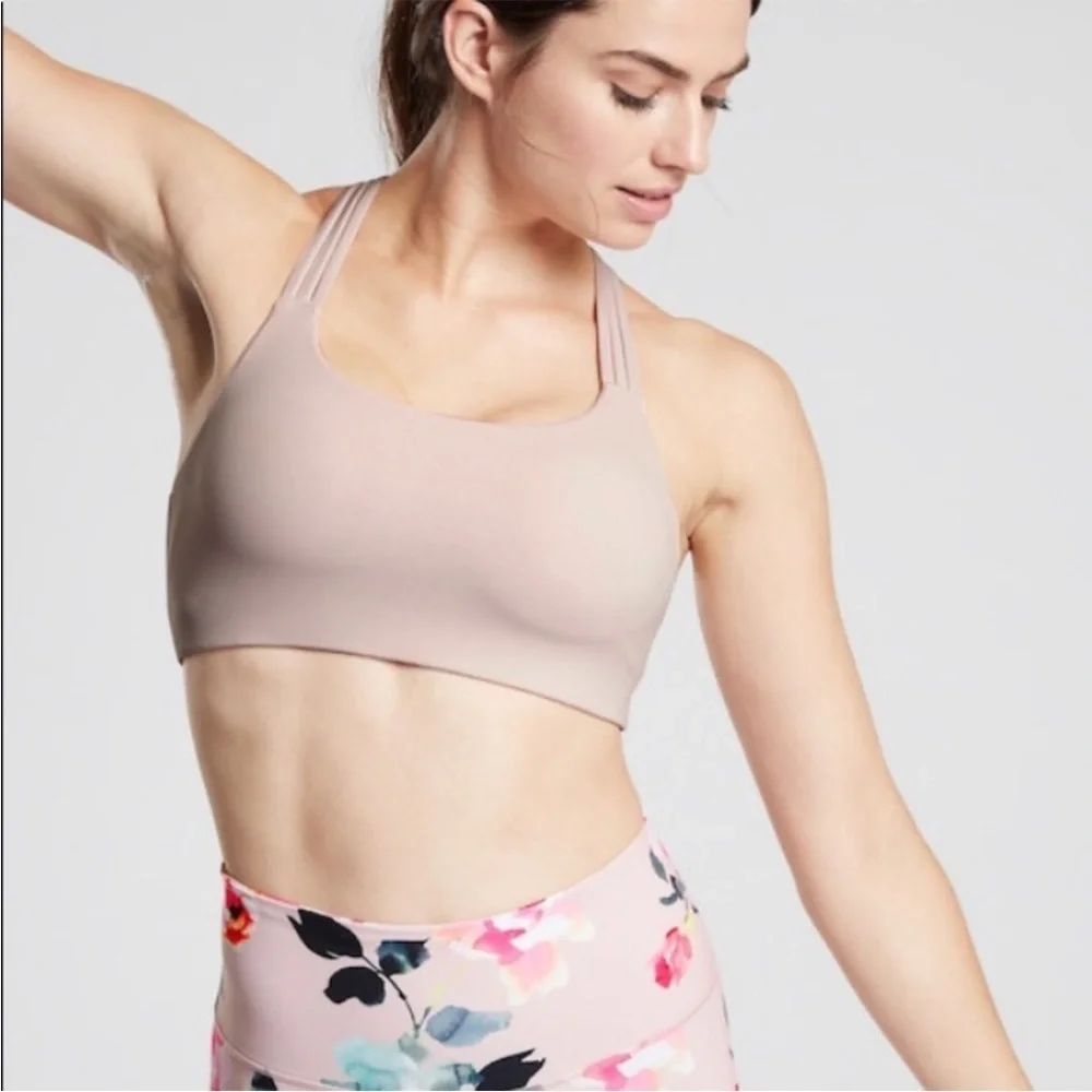 Athleta MediumHyper Focused Sports Bra Powervita Size medium athletic athleisure